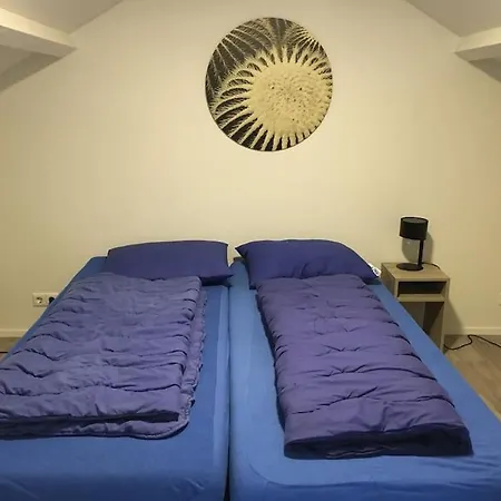 Adorable Two Bedroom C7 Next To Hotel. Holiday home Garderen