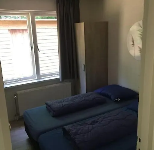Semesterbostad Adorable Two Bedroom C7 Next To Hotel.
