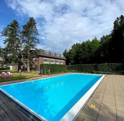 Adorable Two Bedroom C7 Next To Hotel. Semesterbostad Garderen