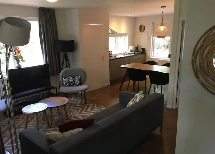 Adorable Two Bedroom C7 Next To Hotel. * Garderen